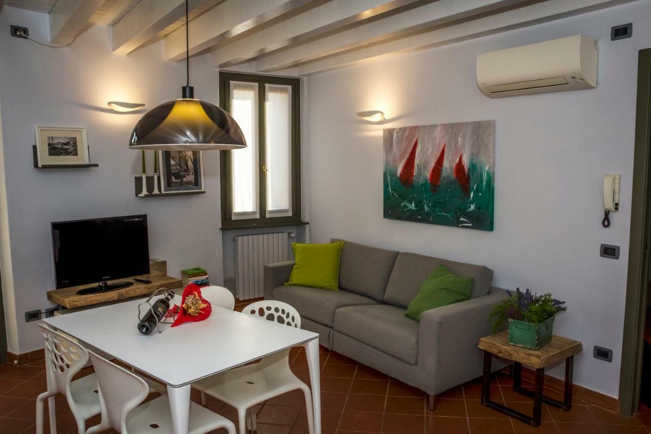 Goccia Di Lago Desenzano del Garda Kültér fotó