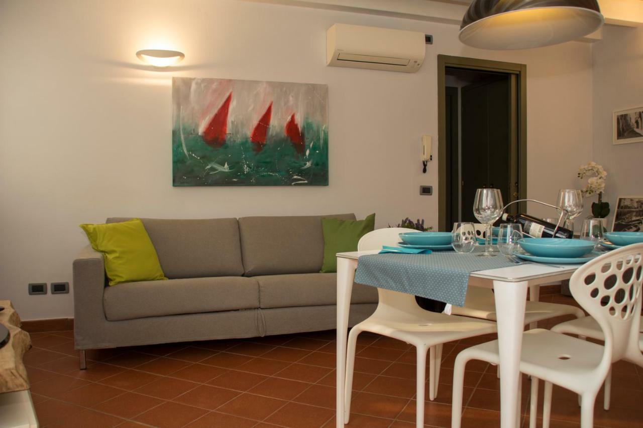 Goccia Di Lago Desenzano del Garda Kültér fotó