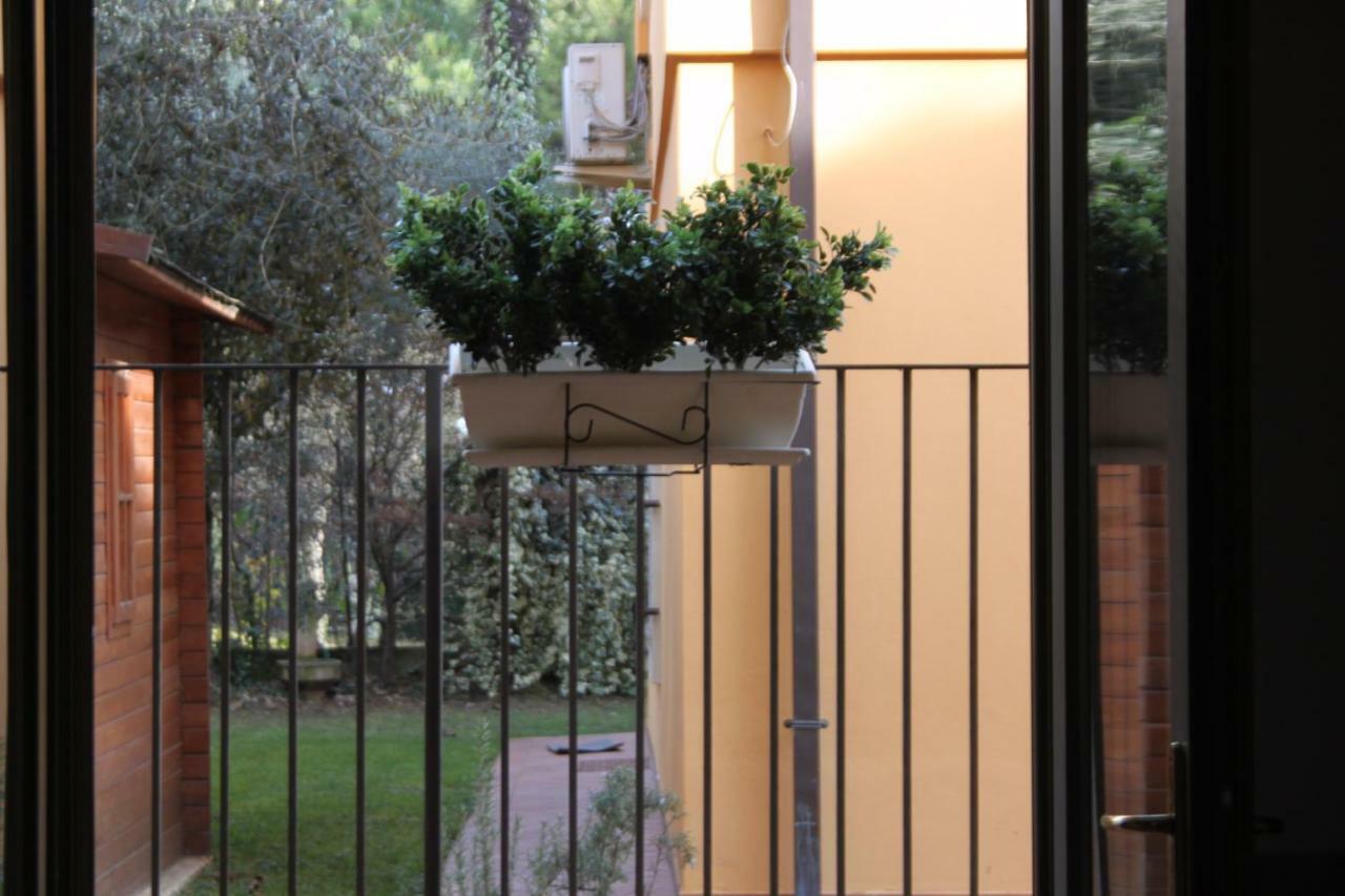 Goccia Di Lago Desenzano del Garda Kültér fotó