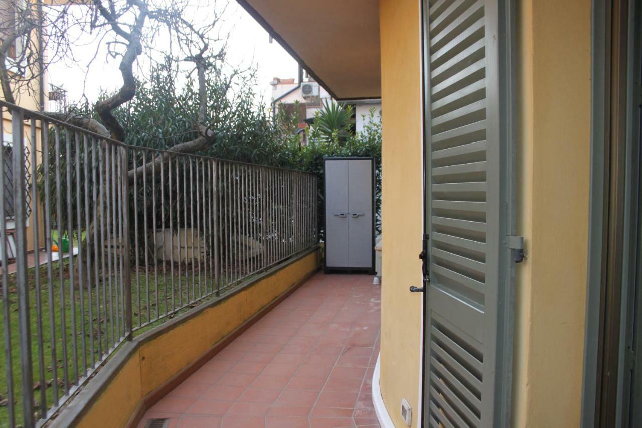 Goccia Di Lago Desenzano del Garda Kültér fotó